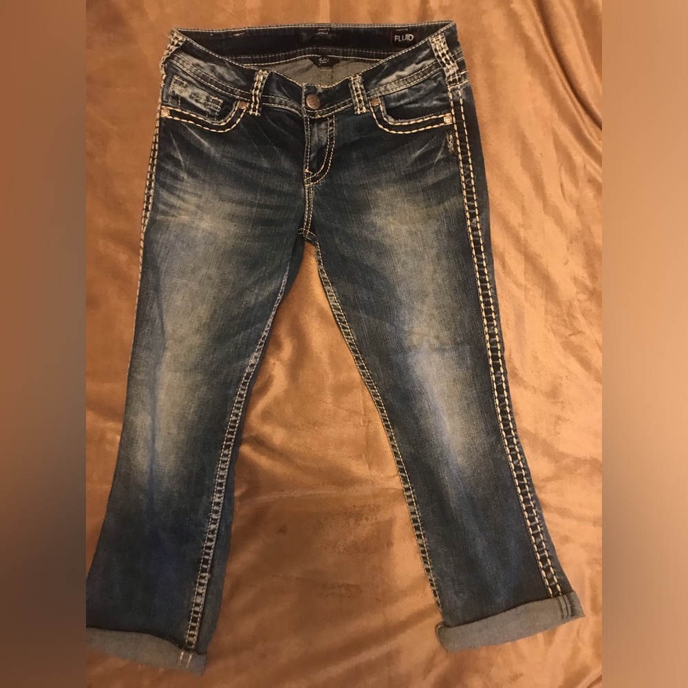 Silver Jeans -Mid Rise Capris - Suki Fluid Denim  W30/L22 1/2